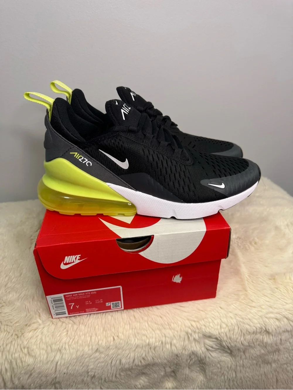 New in Box 📚Nike Air Max 270